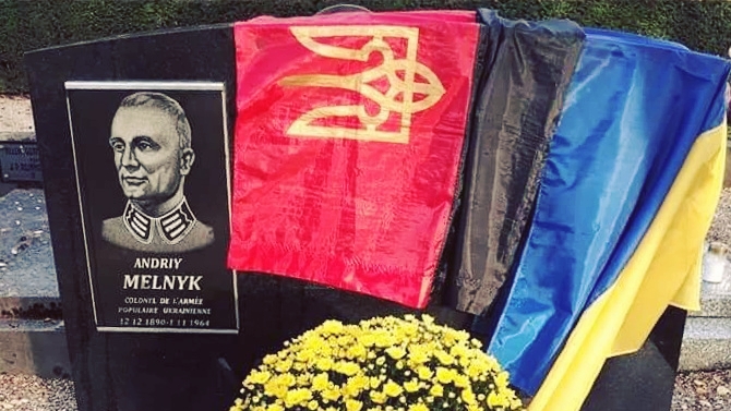 Unsere "Ukraïnka" betreut zwei historische Gräber in Luxemburg : Andriy Melnyk und Joseph Tverdovfsky